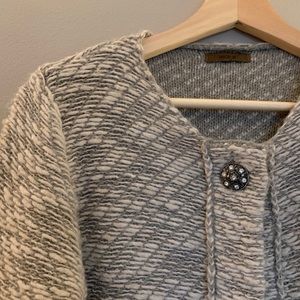 Elegant wool cardigan